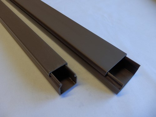 Kanal - B 30 x H 20 mm PVC braun